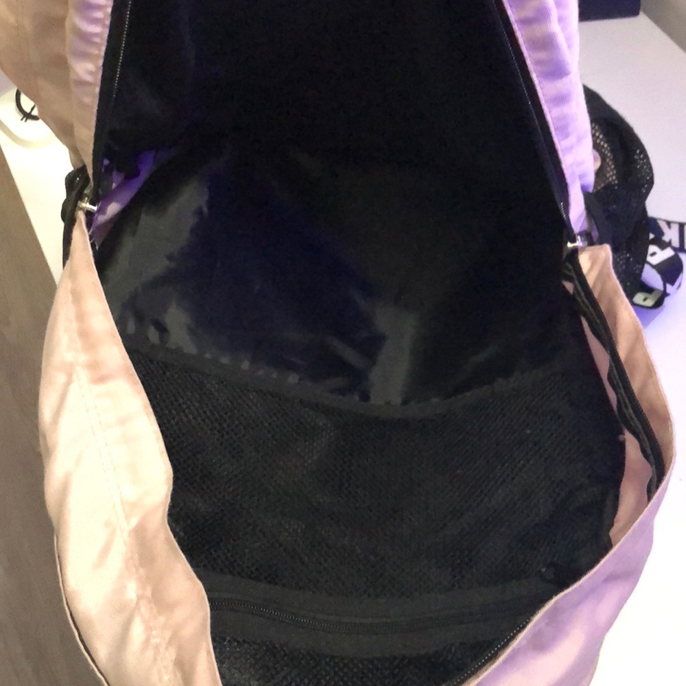 VS Pink Backpack - Picture 2 of 3